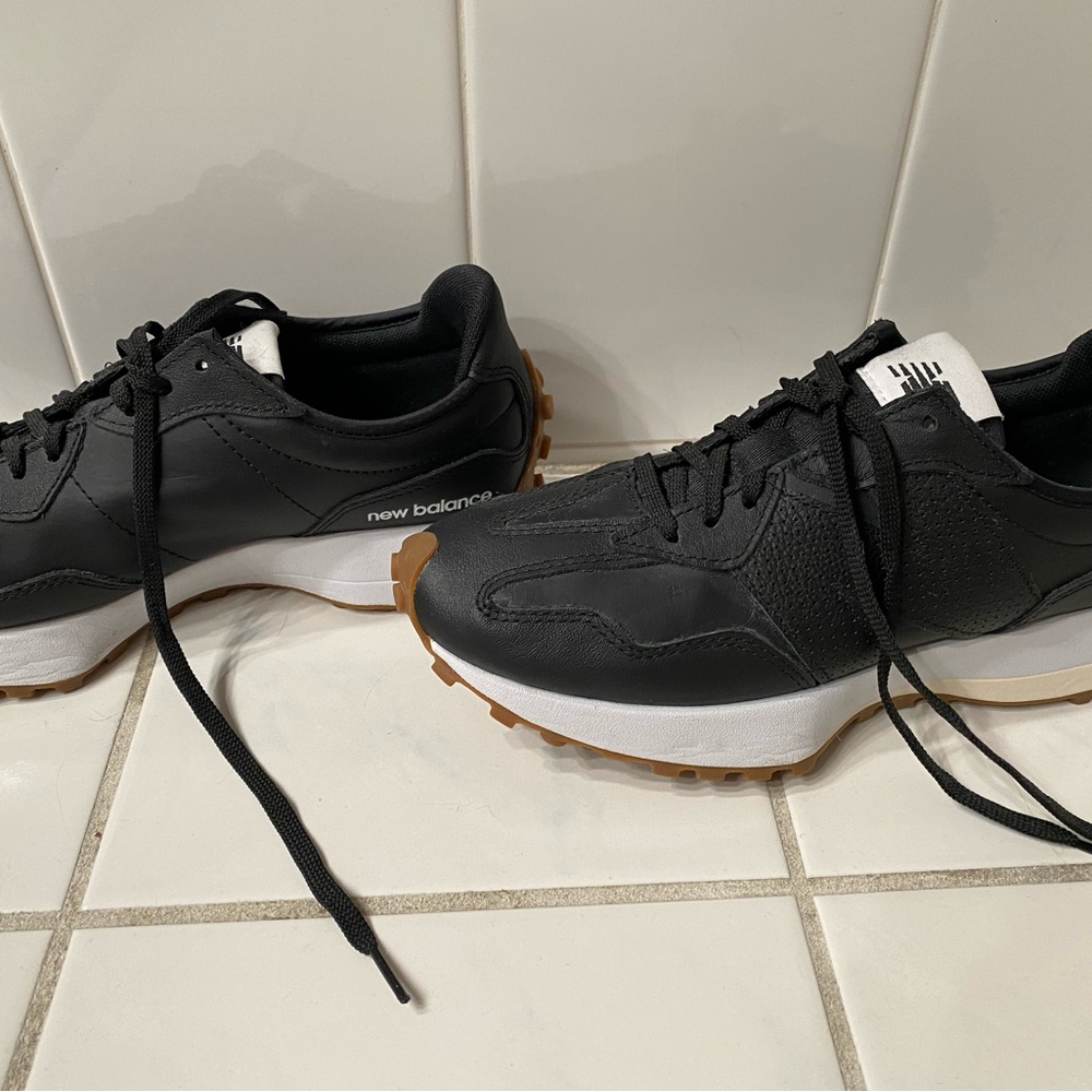 New Balance 327 leather black gum, women’s 8